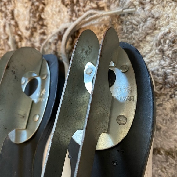 Vintage Rare Strawberry Shortcake Girls Ice Skates Size 6 5/8 Double Edge - Picture 6 of 10